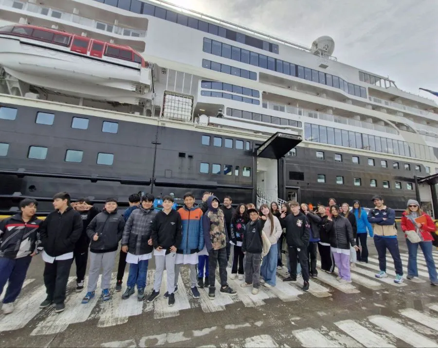 photo_4938453972649970470_y