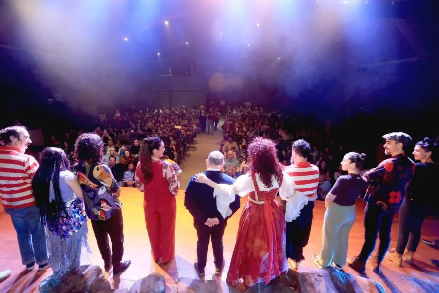 photo_5145805441693584185_y