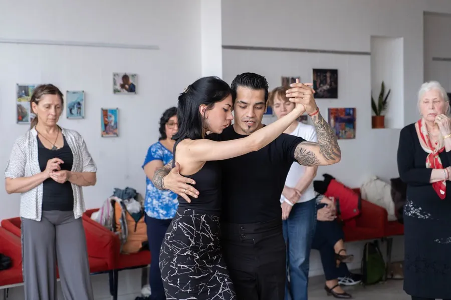 Comenzaron las clases magistrales de tango con los campeones mundiales (1)