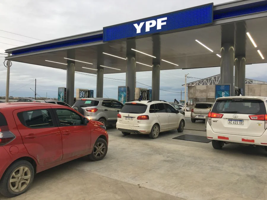Se aplicará una suba parcial al impuesto a los combustibles desde este sábado