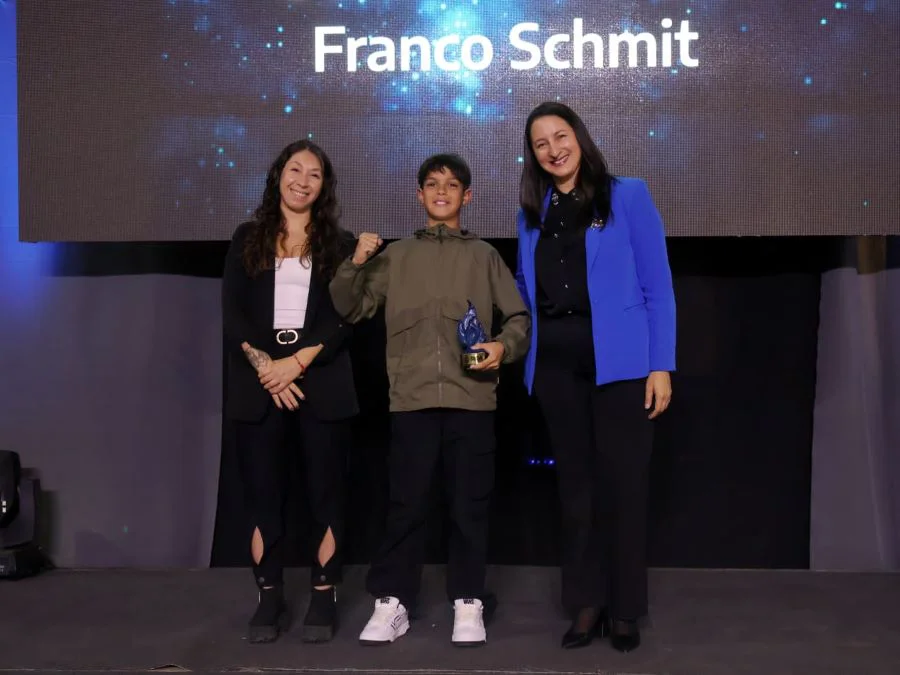 photo_5098141290506947704_y