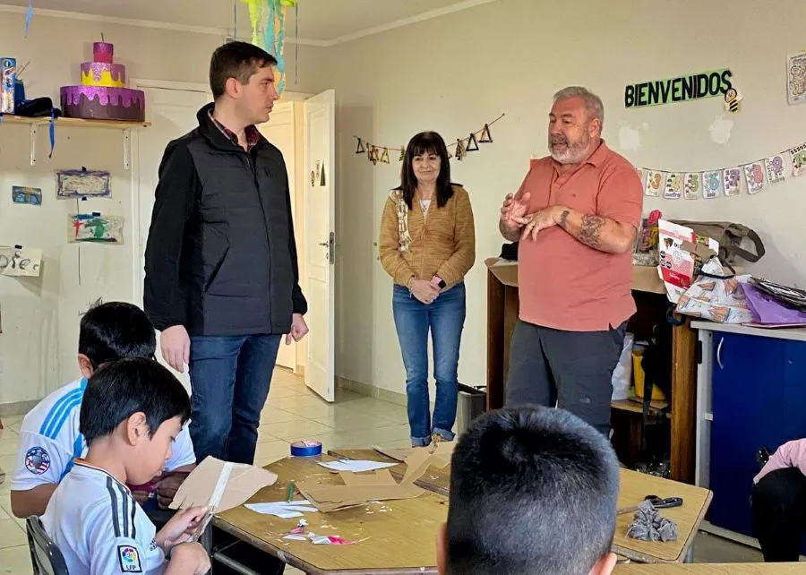 photo_5032811255928303054_y