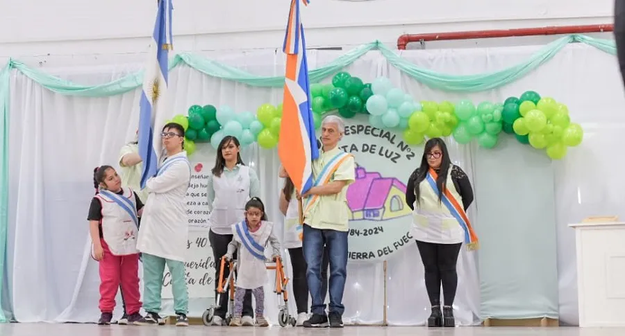 La Escuela Especial N°2 “Casita de Luz” celebró su 40° aniversario en Río Grande  (2)