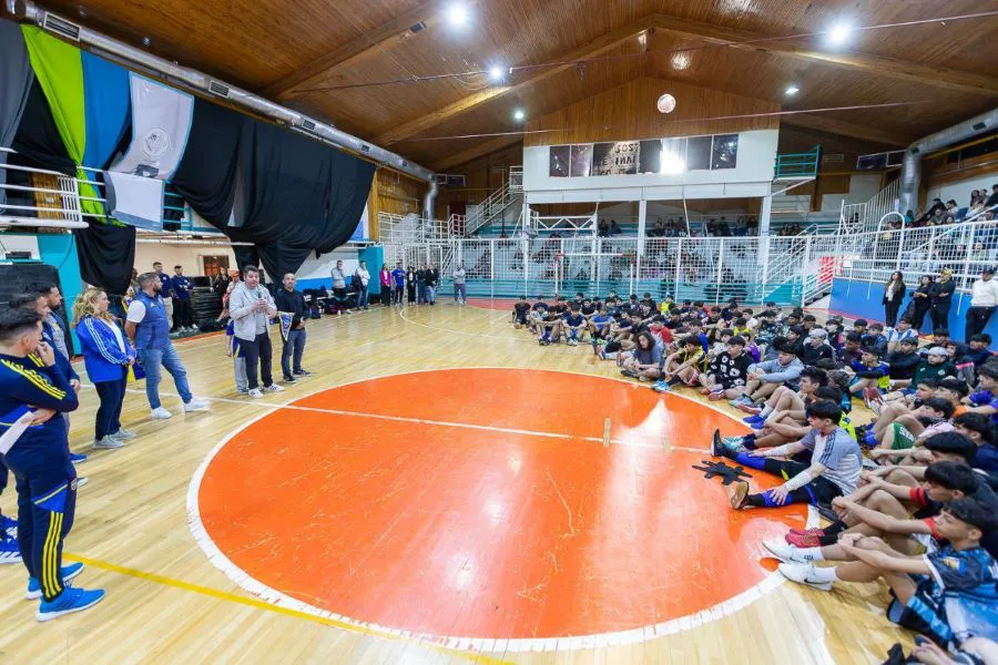 photo_5098245830007172404_y