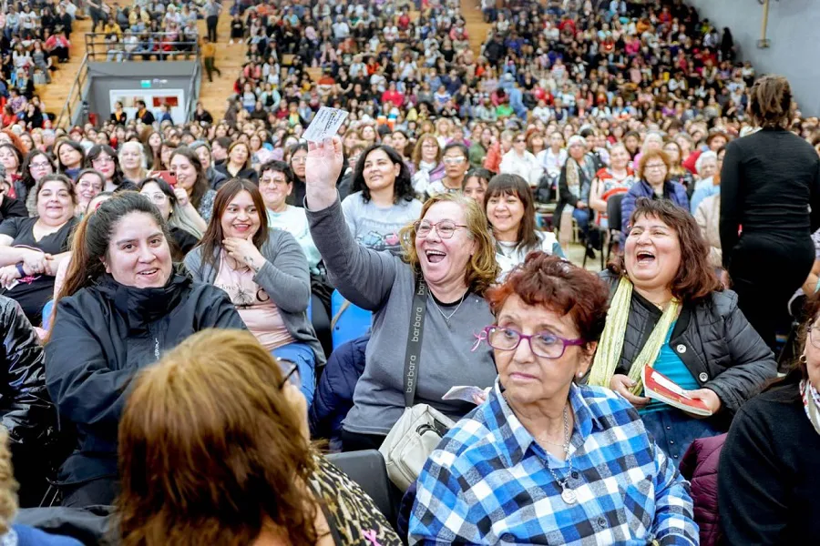 Una gran cantidad de madres participaron del bongo “Mes de las Maternidades” (3)