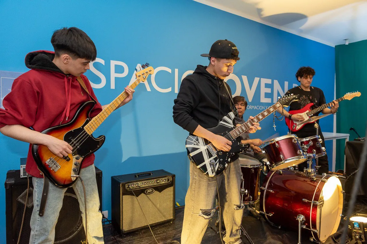 Comenzaron los festejos en la ciudad de Río Grande por el Mes de las Juventudes (2)