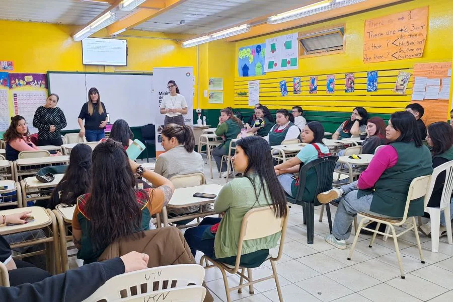 Capacitaciones para abordar casos de violencia por motivos de género en escuelas