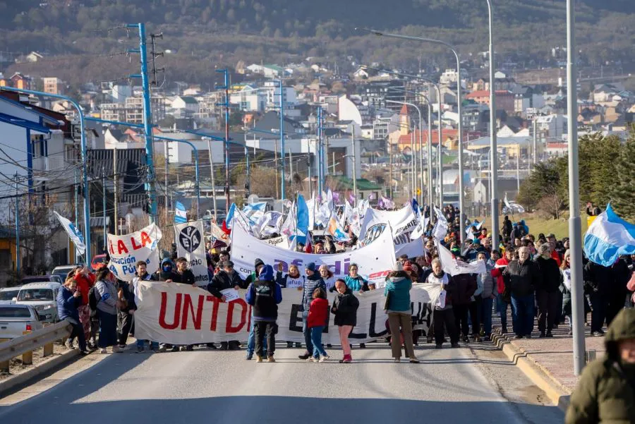 photo_5069342581300768909_y