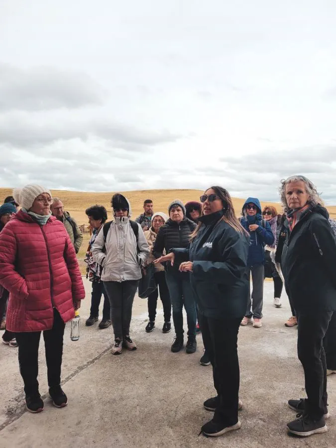 photo_4927299371347848503_y