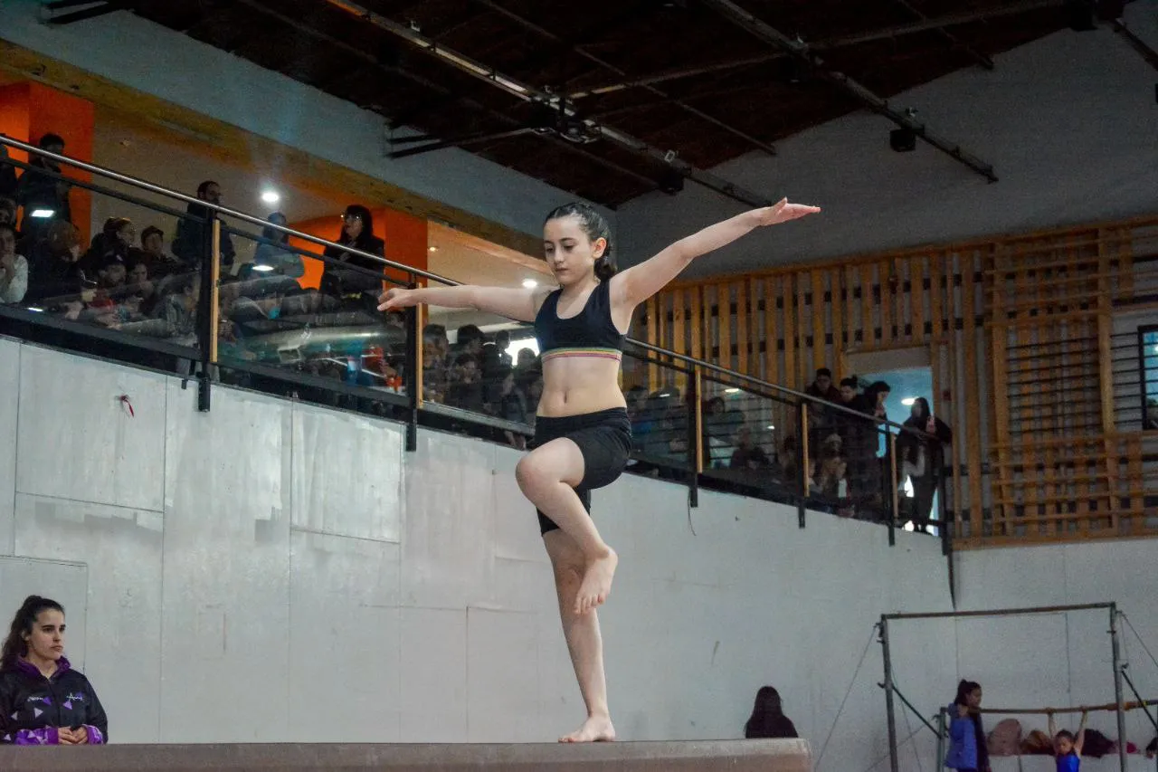 Se desarrolló un encuentro de Gimnasia Artística en el polideportivo Cochocho Vargas  (7)