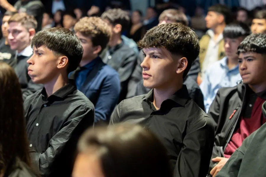 photo_5055321063566281503_y