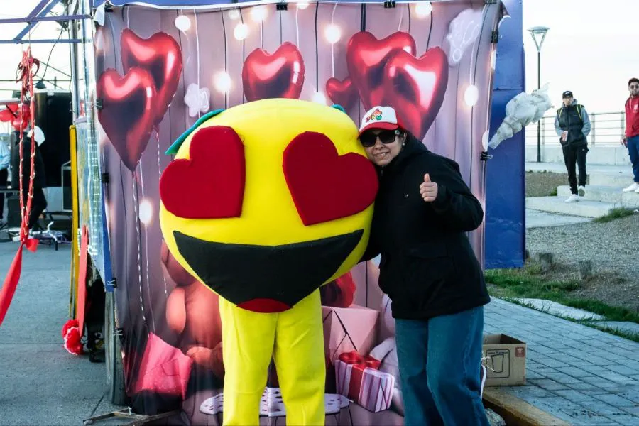 photo_4935958600945961895_y