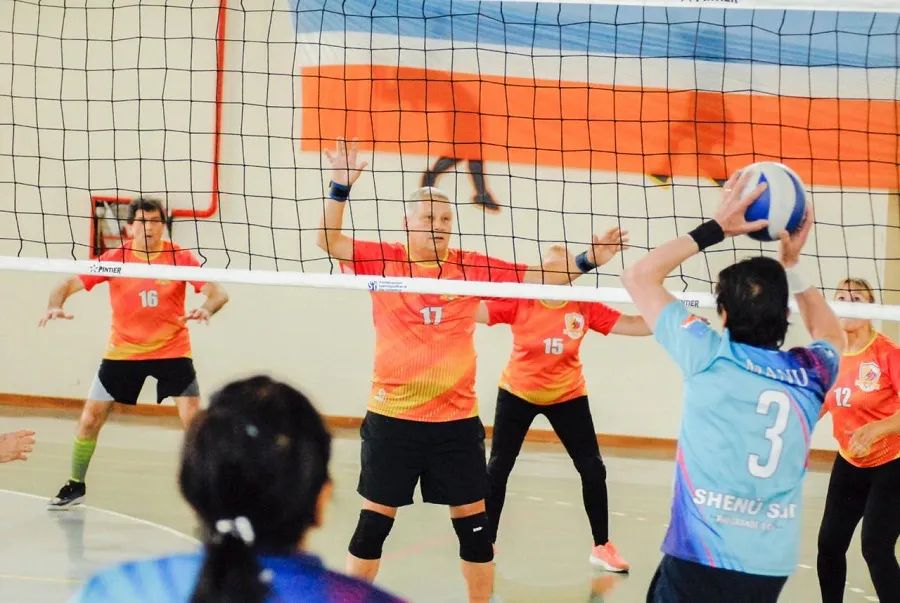 Se desarrolló en Ushuaia la 2ª Copa Fin del Mundo de Newcom con más de 100 adultos (1)