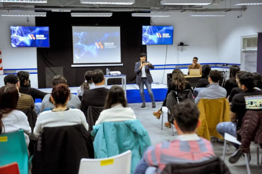 Seleccionarán jóvenes al “Programa de Especialización en Desarrollo y Políticas Públicas”