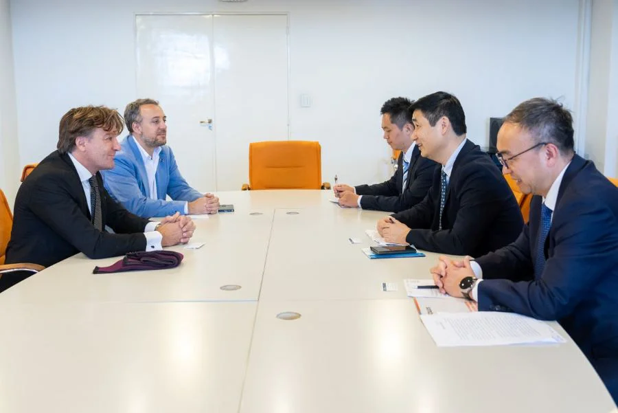 photo_5024163970641759148_y