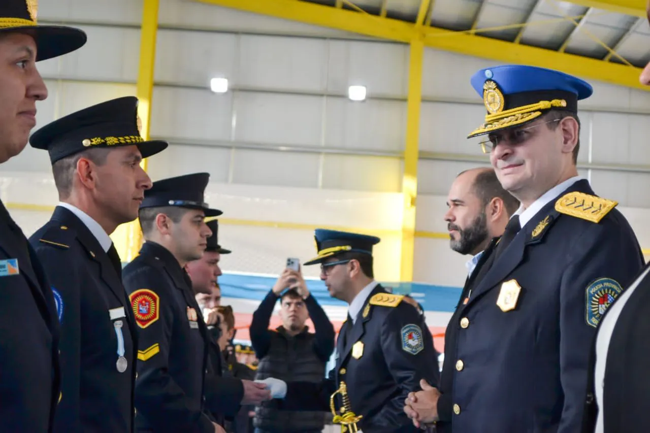 La Policía ha demostrado una inquebrantable resiliencia ante las adversidades (3)