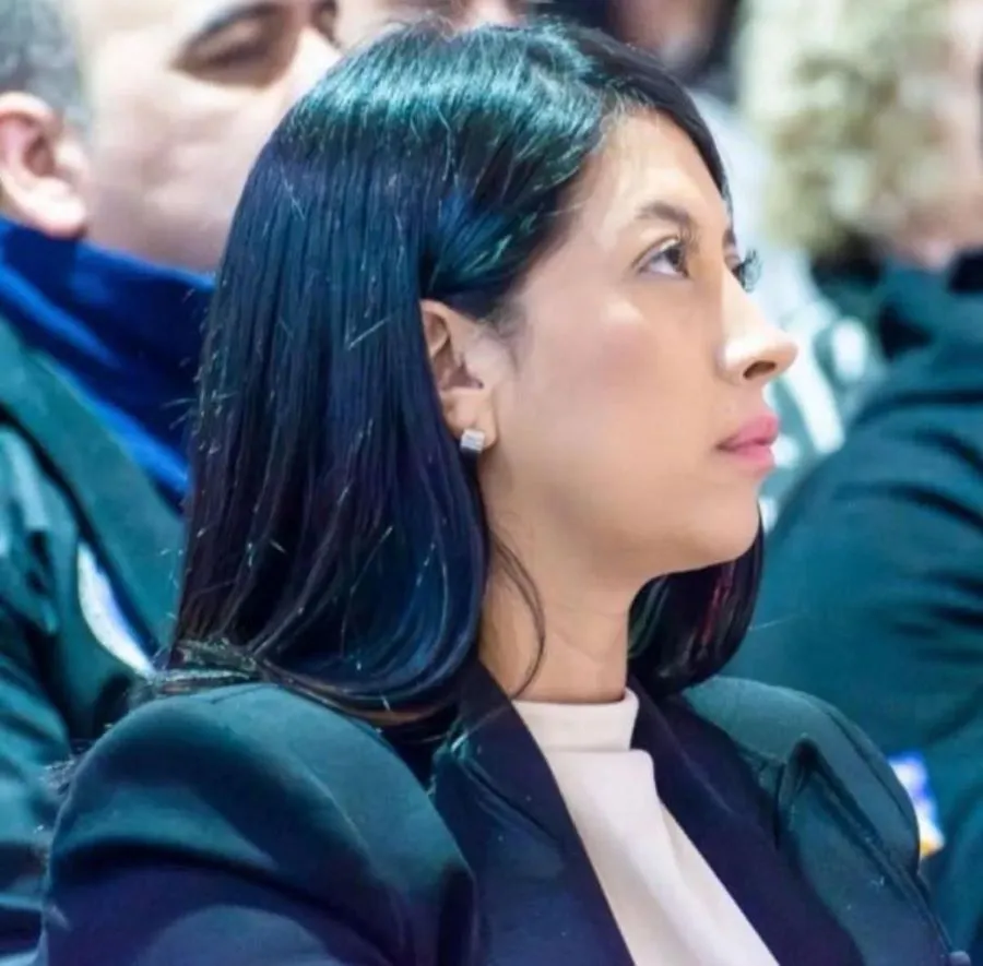 photo_5127740860782456494_y