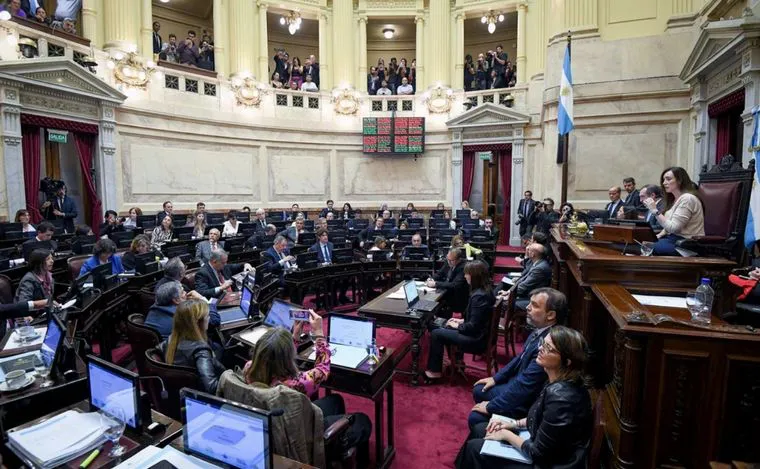 El Senado sesionará hoy para cambiar la Ley Bases y el paquete fiscal