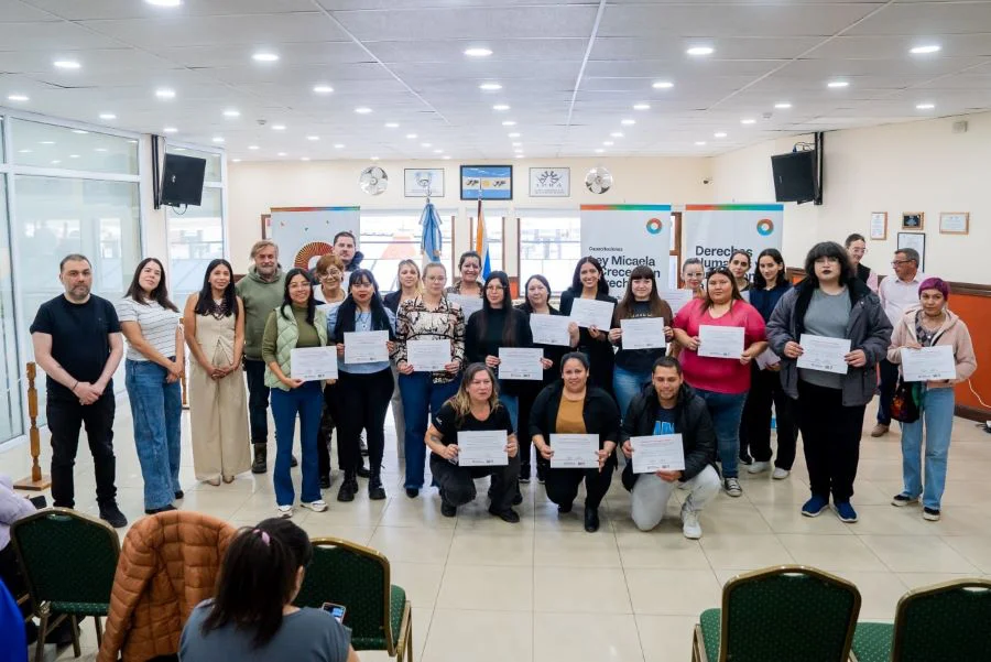 photo_5005765258458631101_y