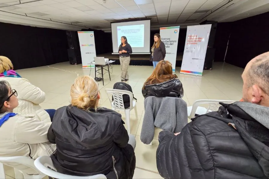 photo_5095828107016908757_y