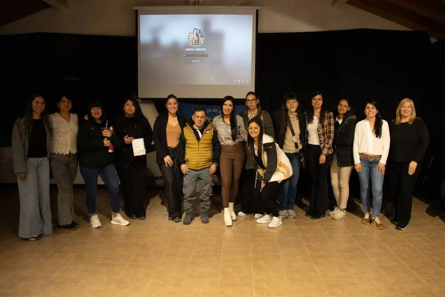 photo_4976805994788752180_y