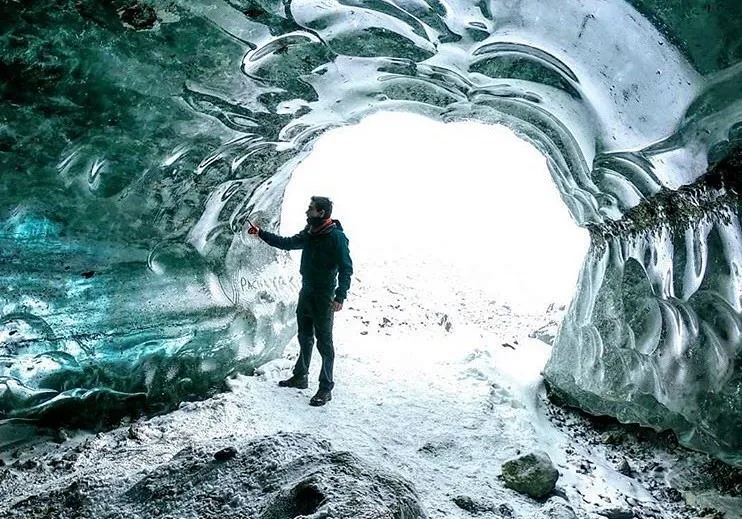 Ante la presencia de grietas, se restringe el ingreso a las cuevas del Glaciar Vicinguerra