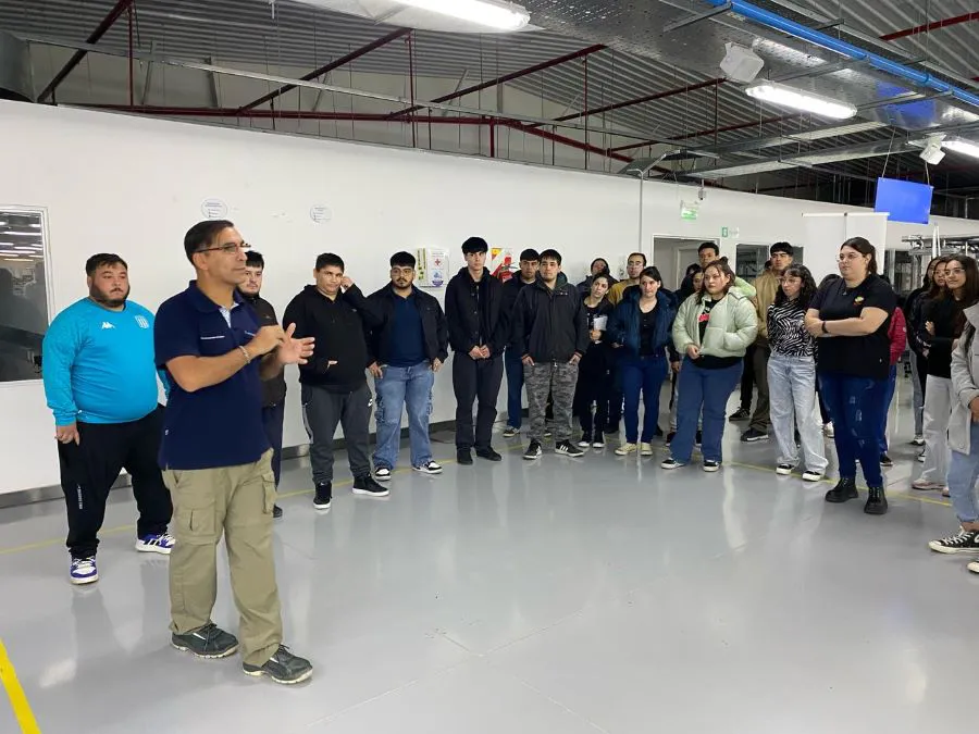 photo_5087087943058829266_y