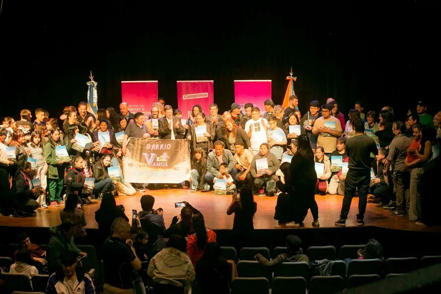 Vecinos de los barrios Dos Banderas y Andorra recibieron terrenos en Ushuaia