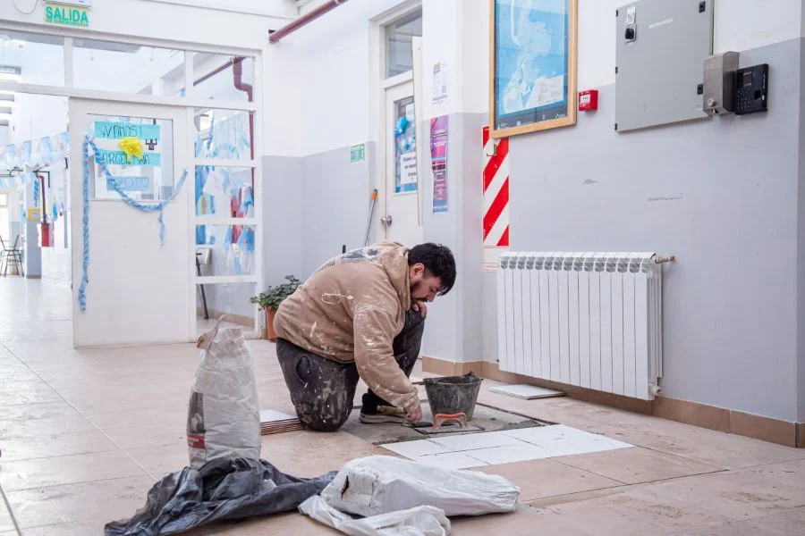 Continúan las obras de refacción en escuelas