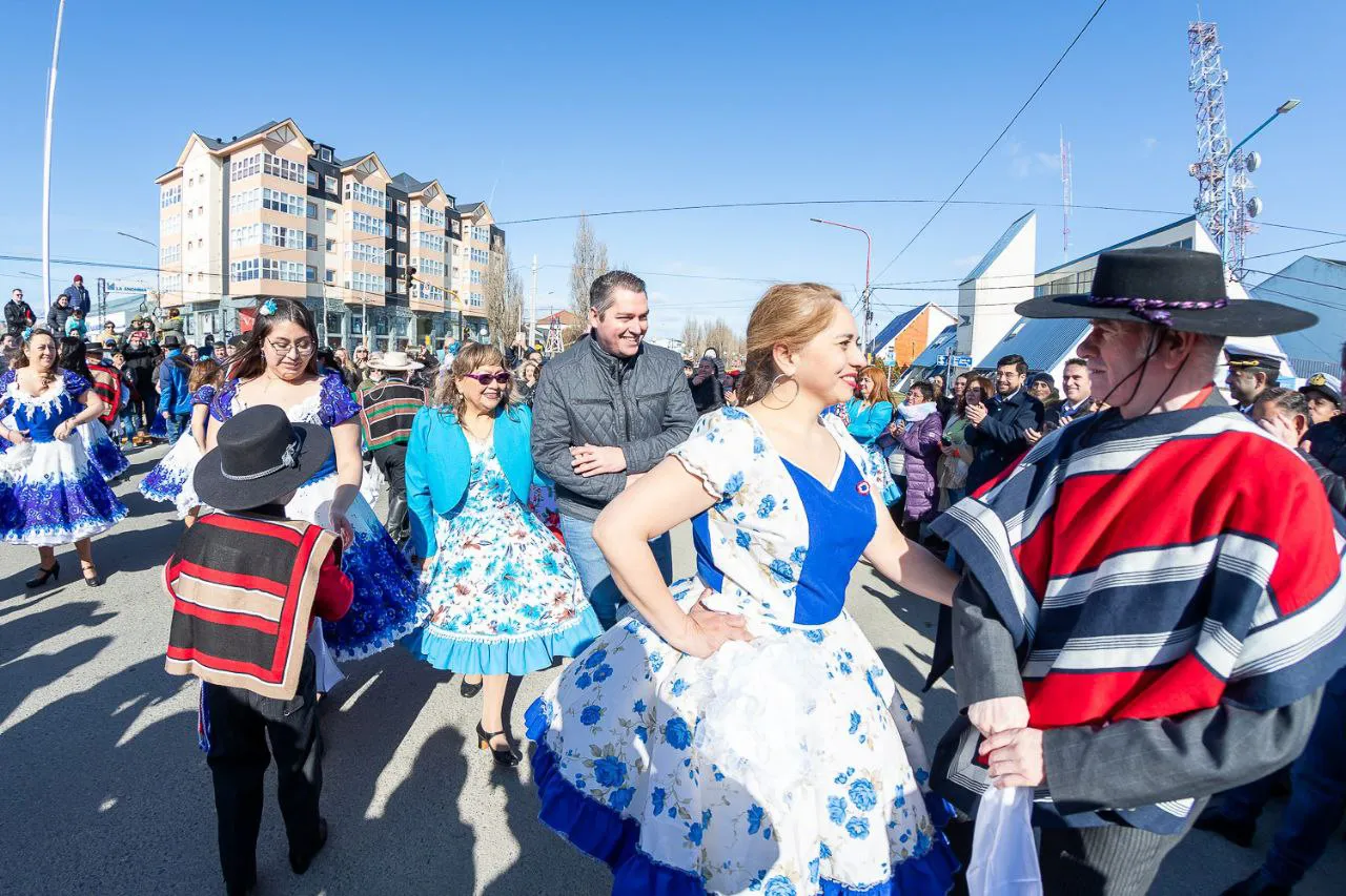 photo_5140895860278800326_y