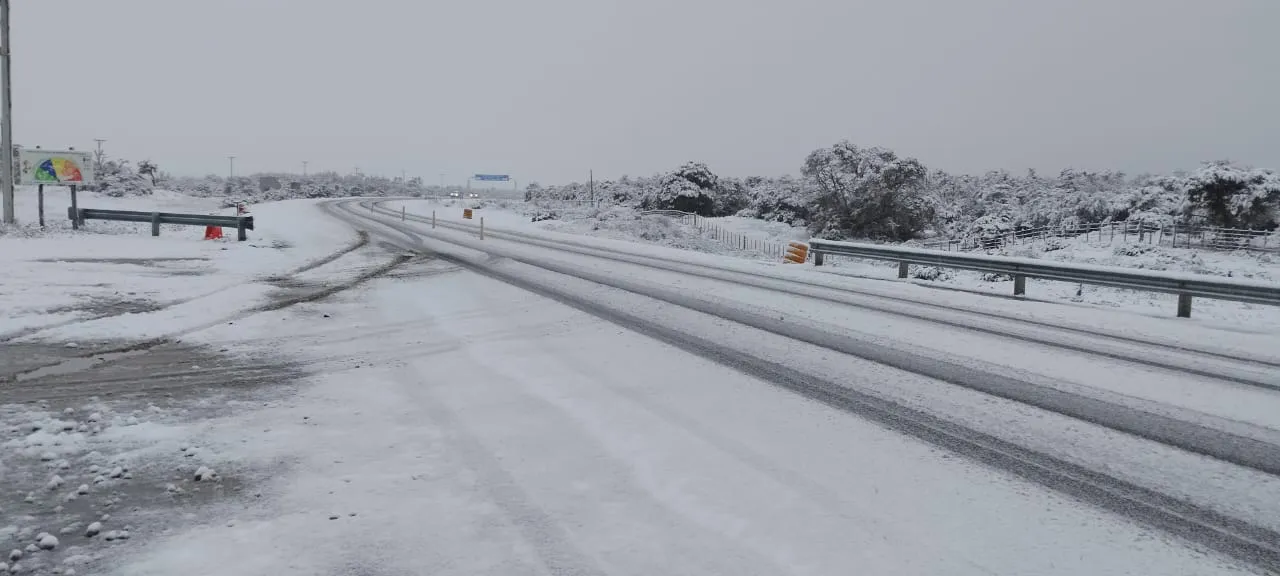 Por las nevadas recomiendan circular por la RN 3 con cubiertas con clavos 1