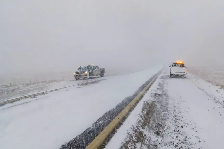 Debido al temporal de nieve quedó restringida la circulación sobre la Ruta 3 (2)