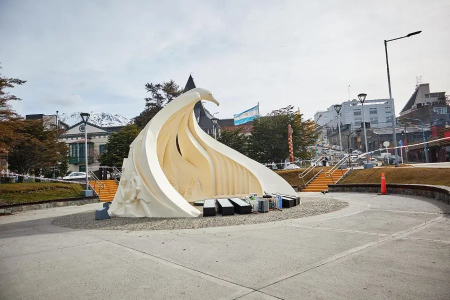 photo_5053087556014551334_y