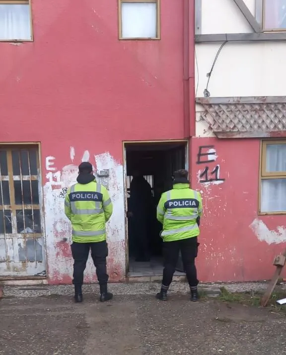 Allanaron y lograron identificar al presunto asaltante de la panadería “La Fueguina” (2)