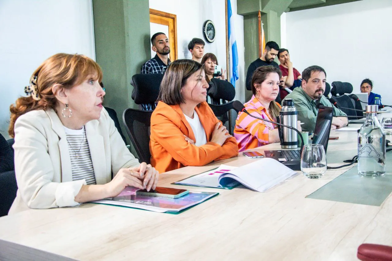 photo_5062155494696791714_y