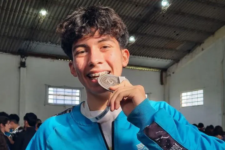 photo_5125215673419238265_x