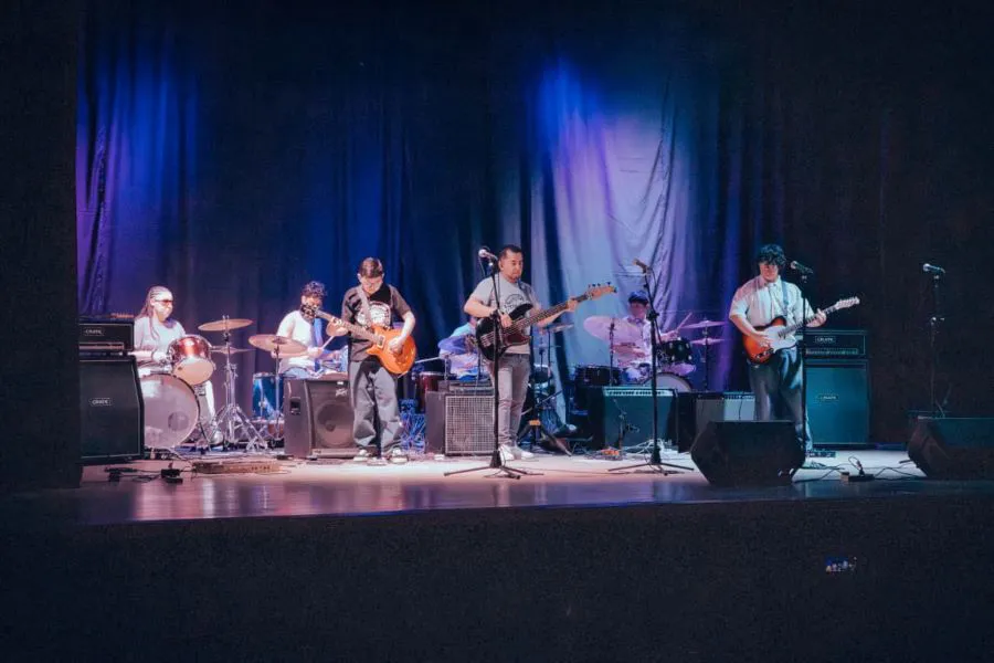 photo_4987861232018721565_y