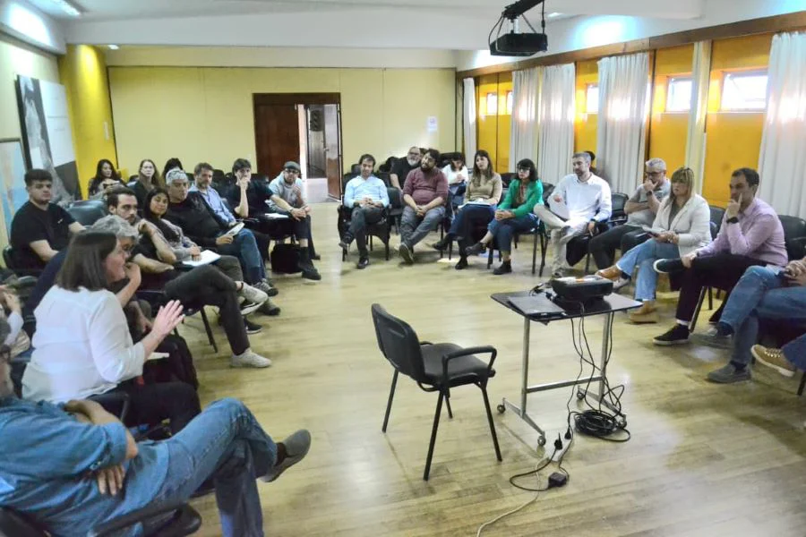 photo_5017431033879661389_y