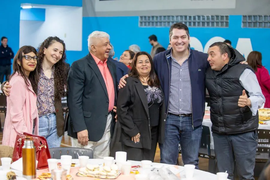 photo_5082825703417383717_y