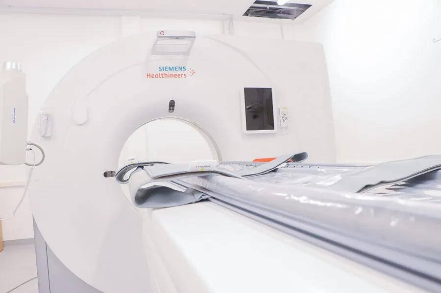 Ultiman detalles para la instalación final del nuevo tomógrafo para Tolhuin