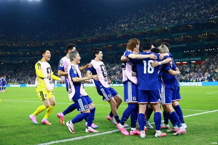 Japón se floreó y aplastó 4-0 a Túnez