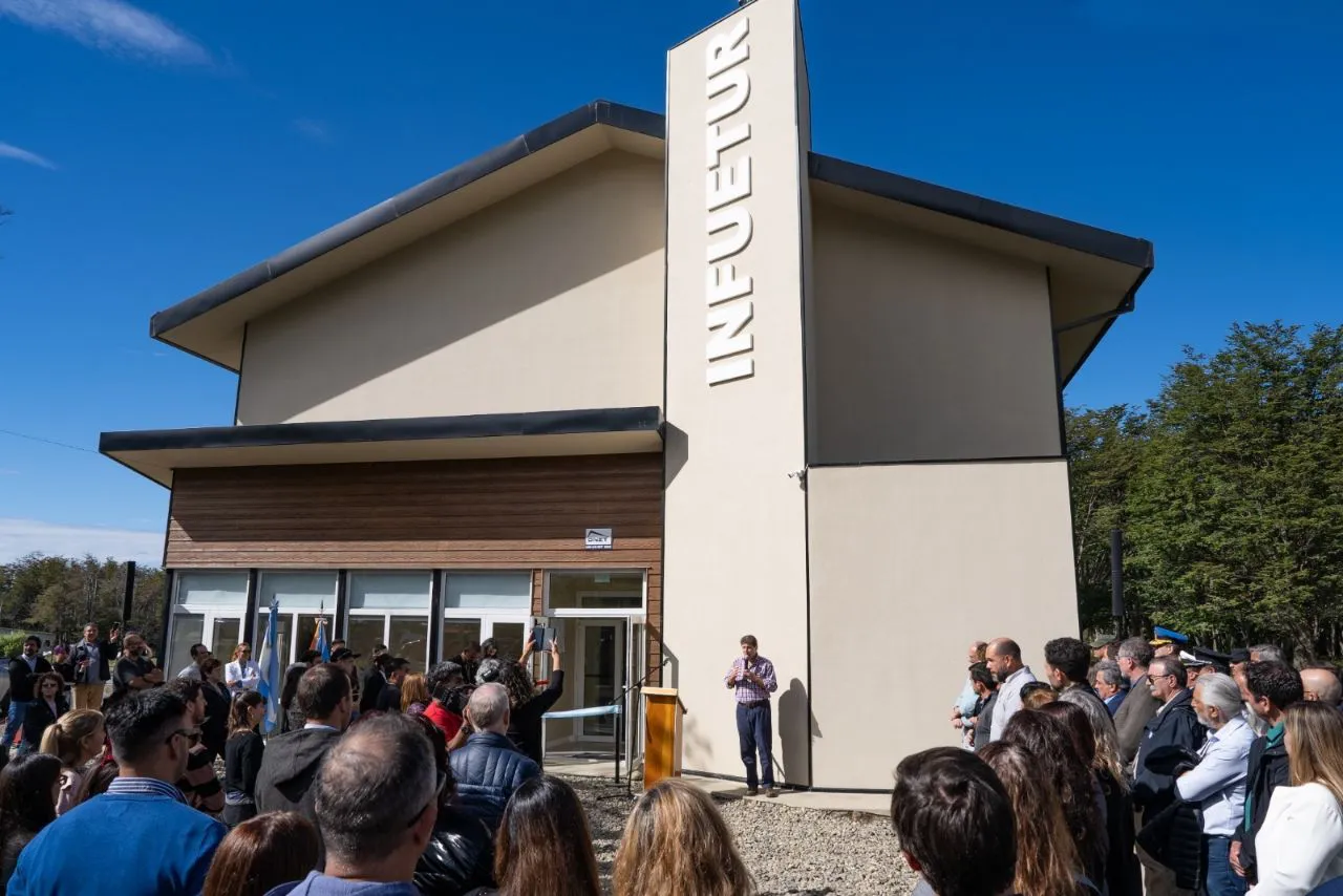 Quedó inaugurado el nuevo edificio del In.Fue.Tur. en la ciudad de Ushuaia (2)
