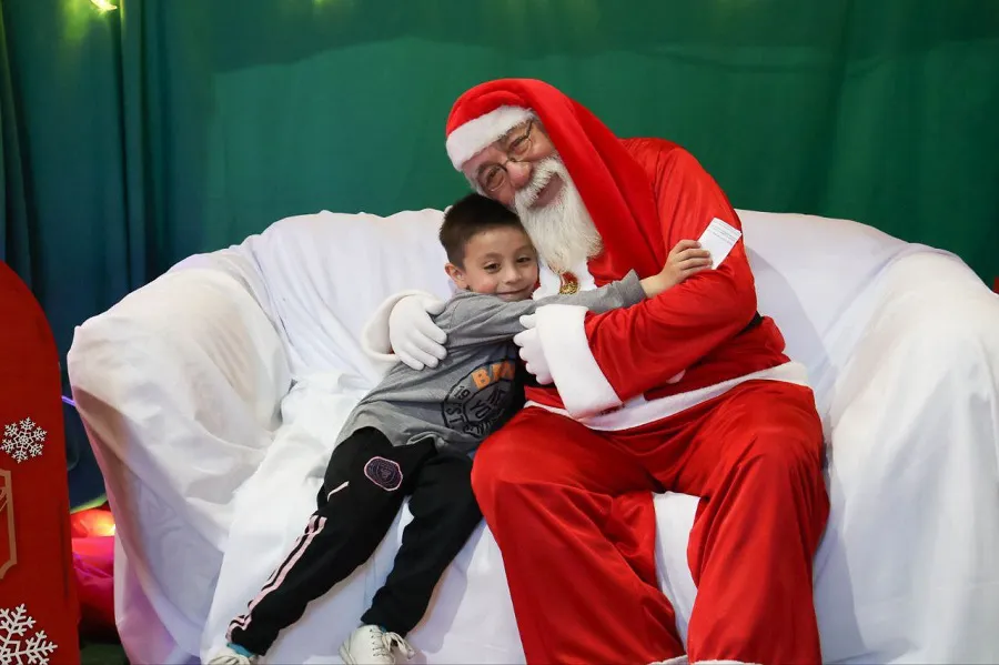 photo_5136764853359324318_y