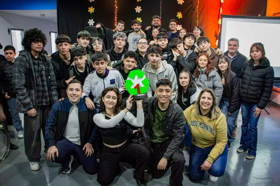 photo_5089478427370261363_y