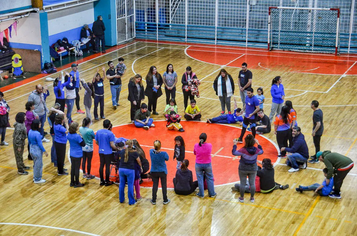 Organizan una jornada recreativa para familias que transitan la diversidad funcional
