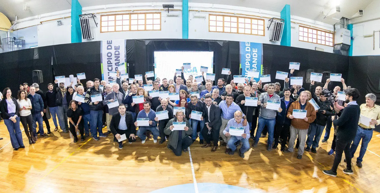 “Luego de 17 años, el municipio de Río Grande vuelve a entregar licencias” (1)