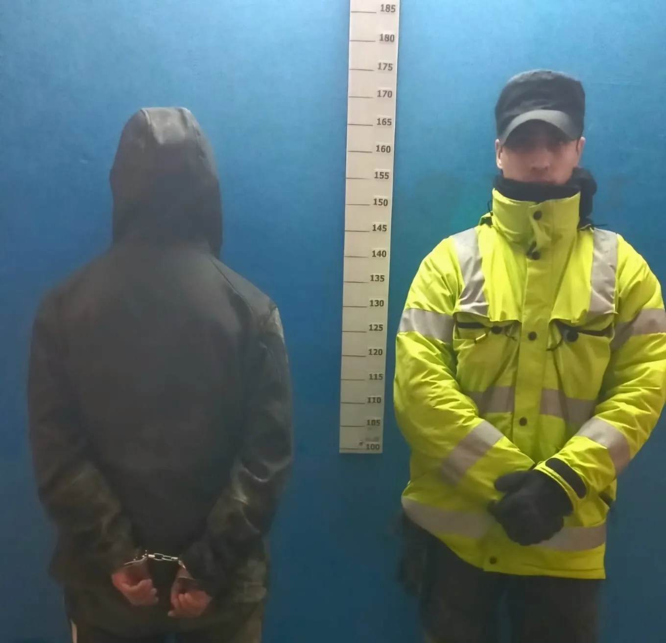 Detienen a dos sujetos por amenazar y robar un celular a un menor de 14 años