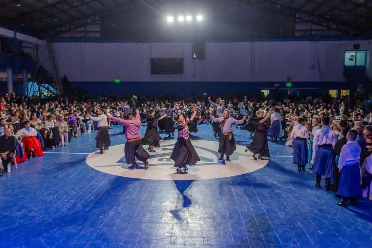 Río Grande celebró a todo folklore la gran peña “Esperando el 25” en el San Martín  (4)