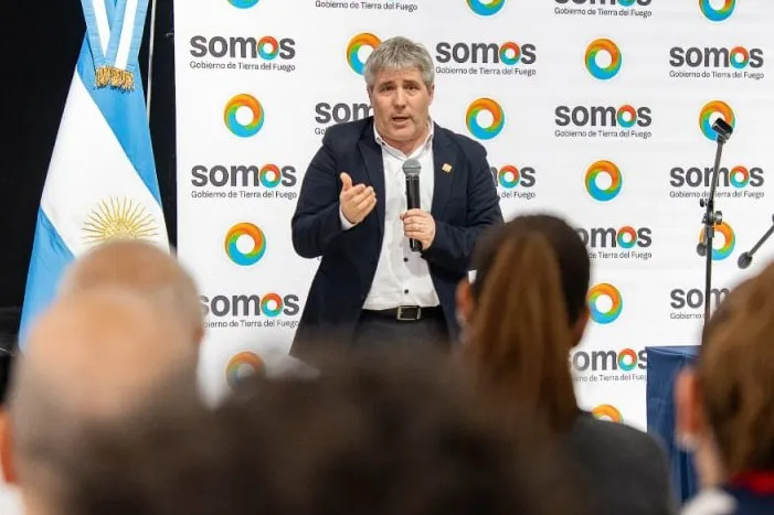 photo_5037417500982840117_y