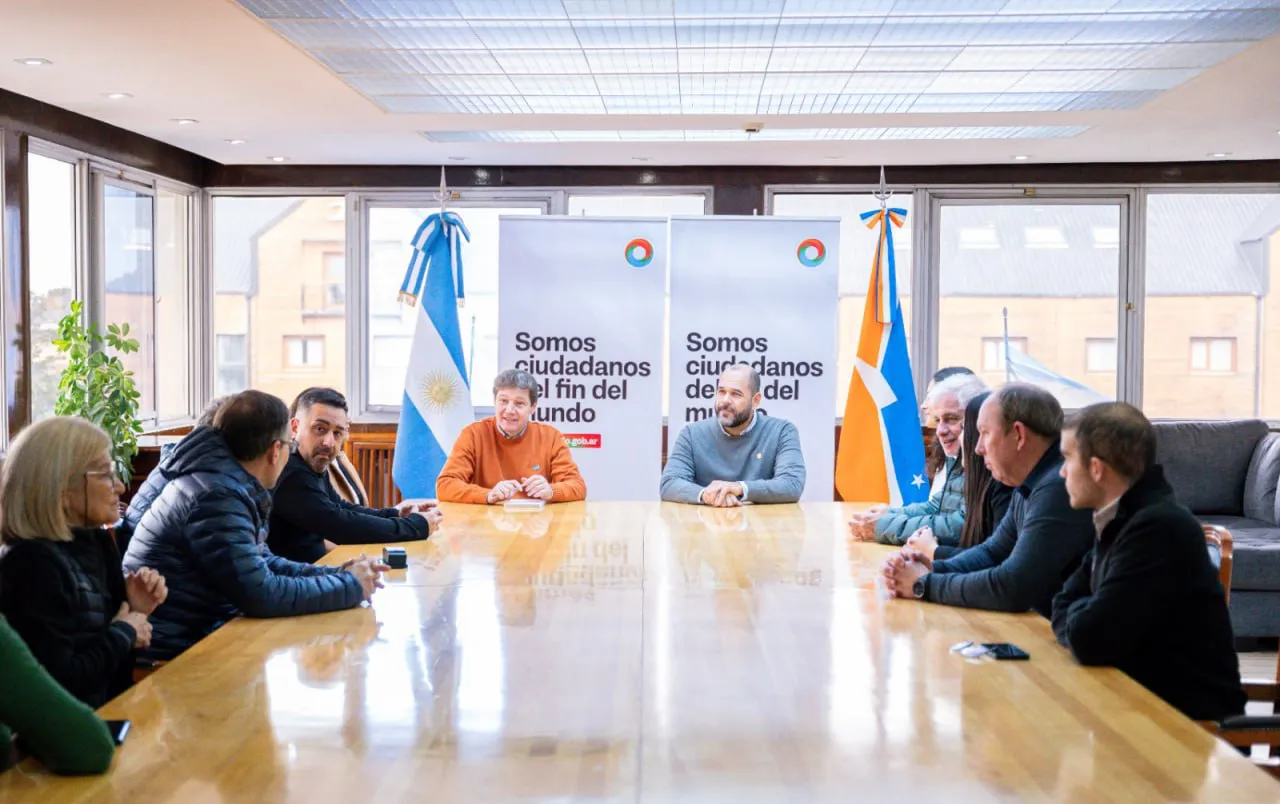 photo_5157149064498884013_y